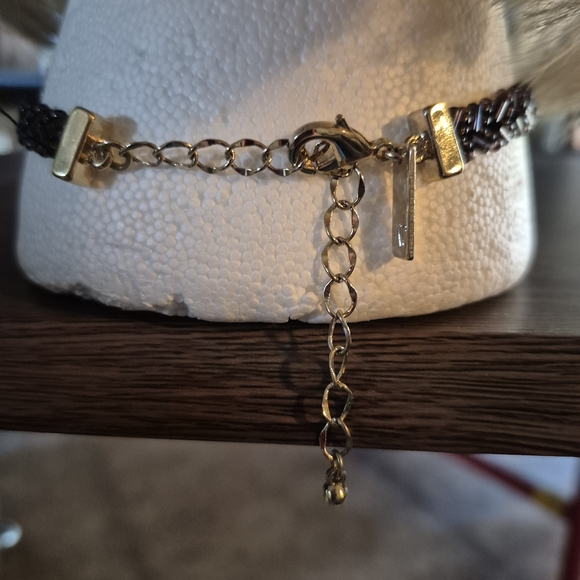 Iridescent Beaded Choker Necklace - Women Jewelry - Picture 3 of 4